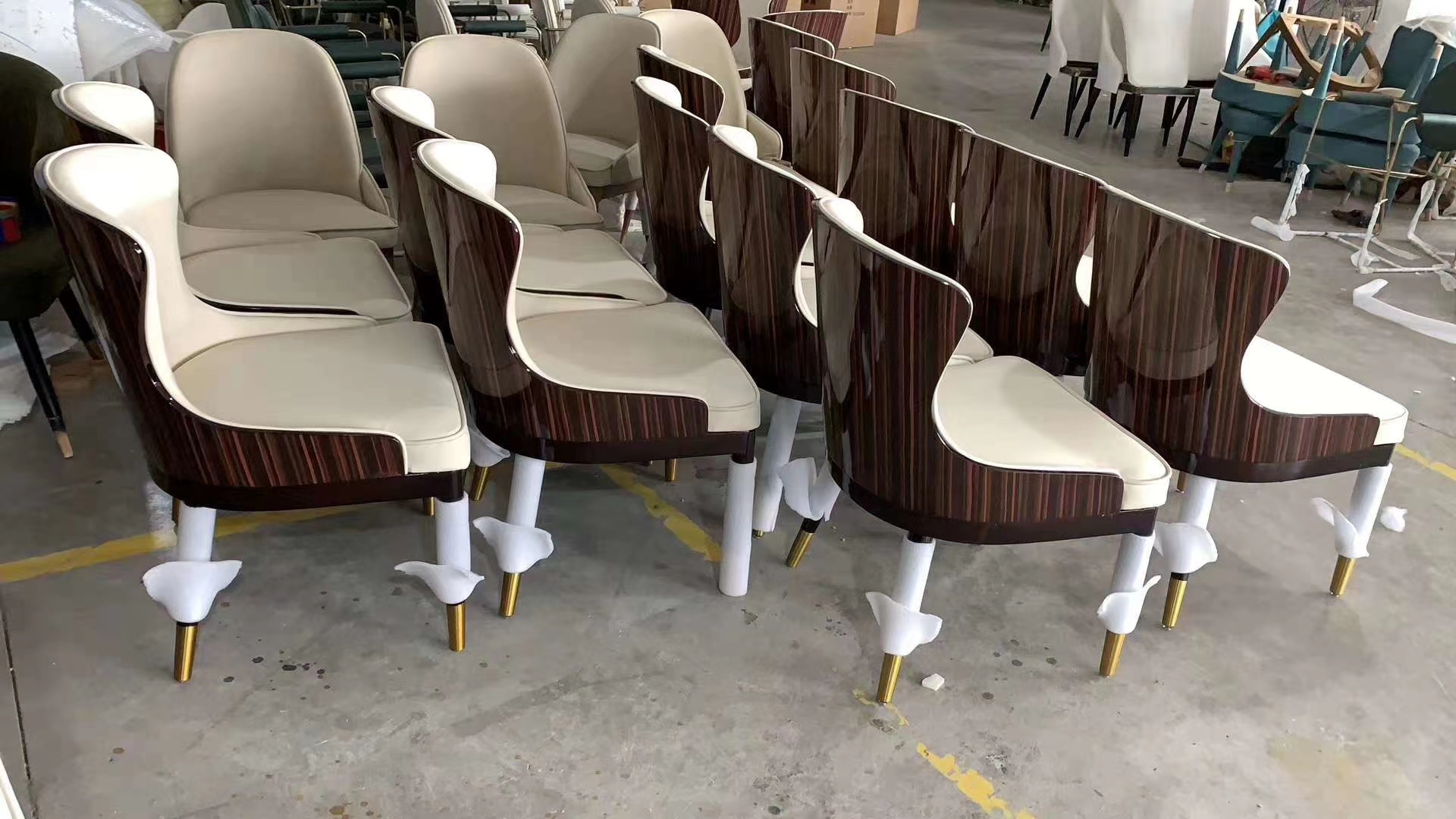 招投标供应链品牌推介平台发布了备受瞩目的“2024中国高端定制酒店家具十大品牌”榜单